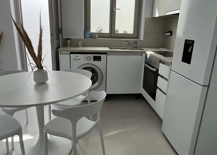 Eidolion Essence - Cozy Mykonos אנו מרה